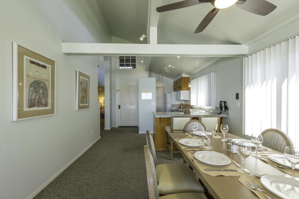 Wave Crest Aparthotel