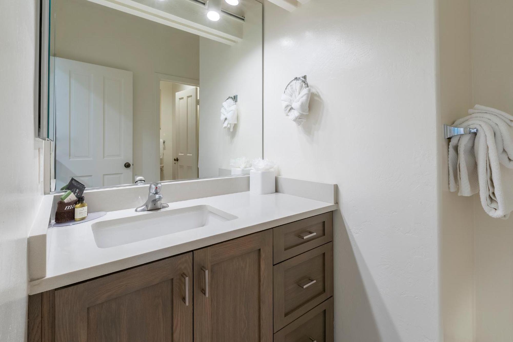 Aparthotel Wave Crest Del Mar
