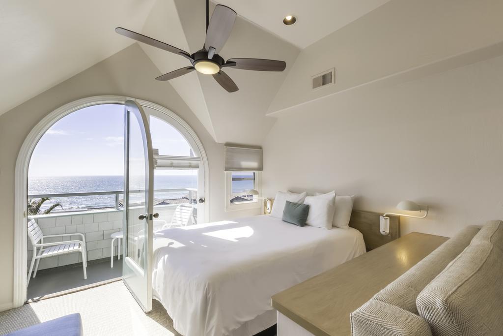Wave Crest Aparthotel